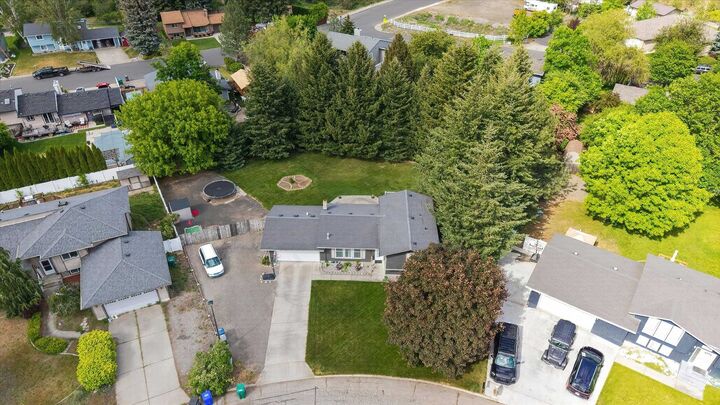 Property Photo: 15312 N Sheridan St WA 99021