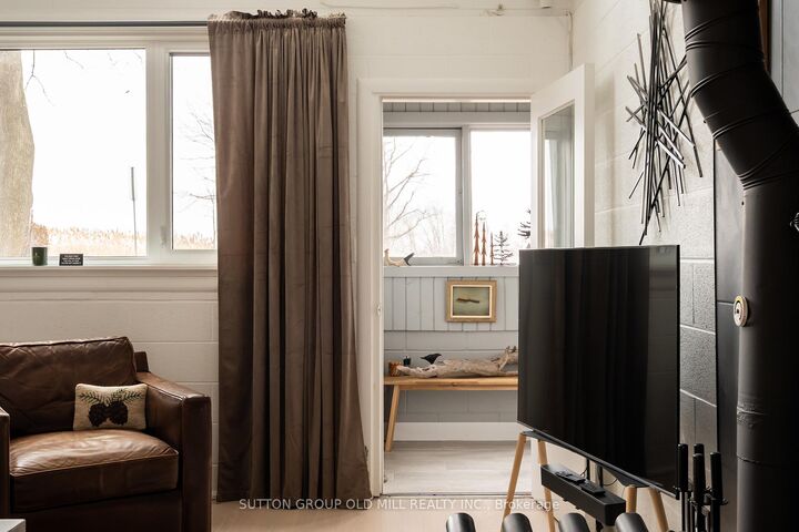 Property Photo: 25 Lakeshore Road W ON L3K 2S2