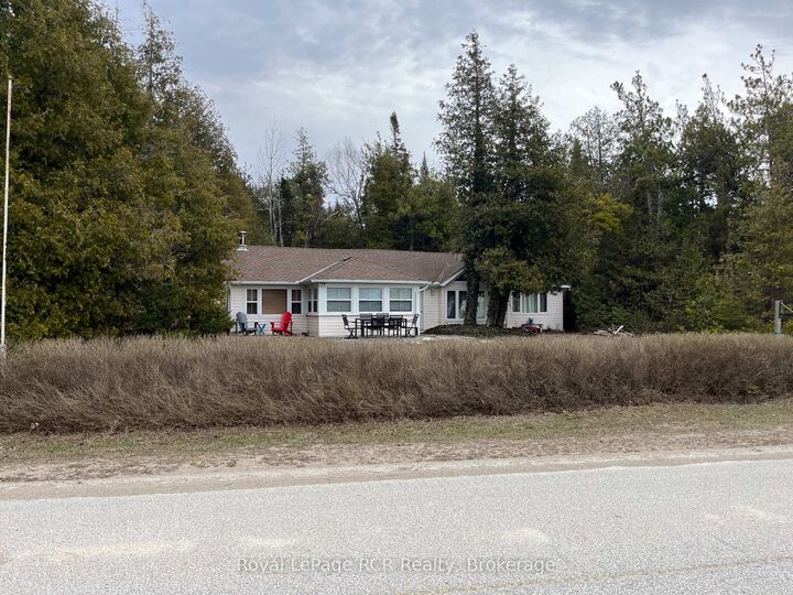Property Photo: 1371 2nd Avenue ON N0H 2L0