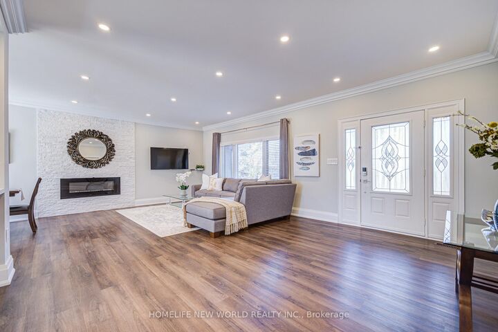 Property Photo: 215 Willow Drive ON L4P 2R9