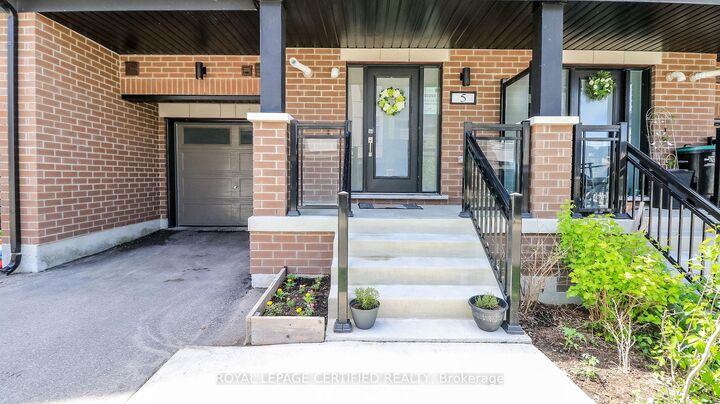 Property Photo: 5 Hughes Lane 54 ON L0G 1W0