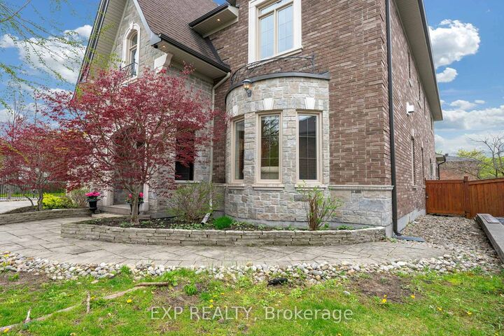Property Photo: 127 May Avenue ON L4C 3S8