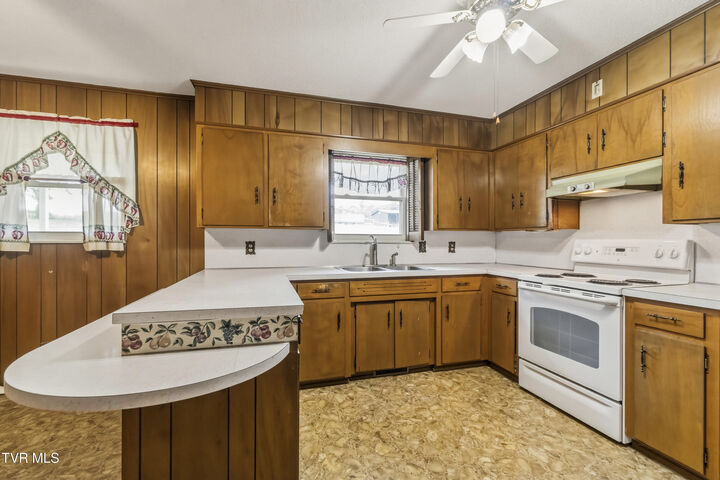 Property Photo:  595 East Allens Bridge Road  TN 37743 
