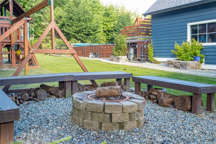 Property Photo: 818 Craig Rd BC V9G 2C4