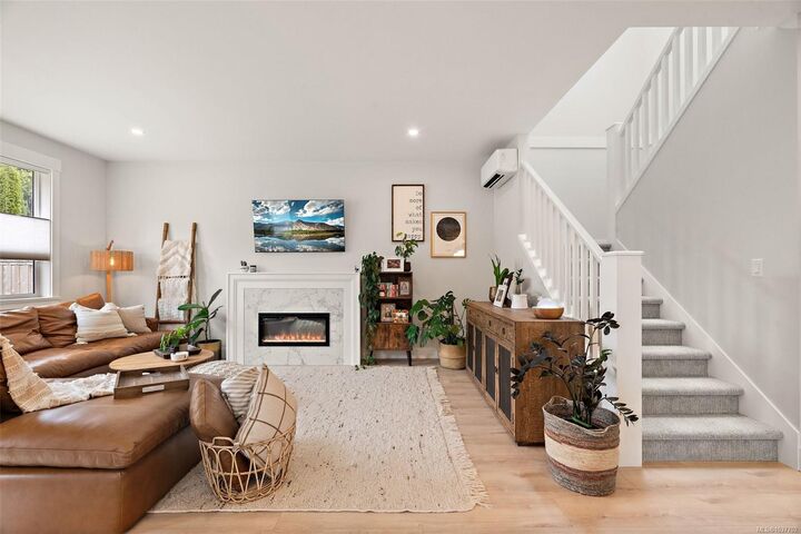 Property Photo:  2274 Evelyn Lane  BC V9Z 0W3 