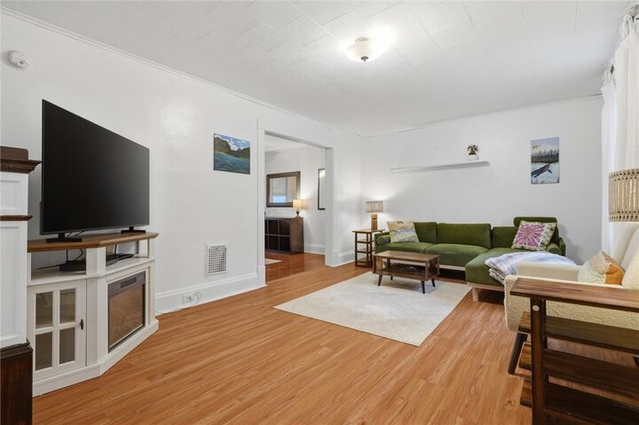 Property Photo:  724 Saint Clair Avenue  PA 15644 