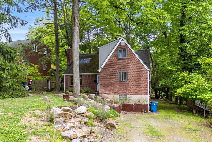 Property Photo:  55 Hathaway Court  PA 15235 