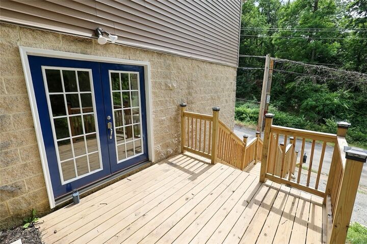 Property Photo:  2373 Hopeland St  PA 15210 