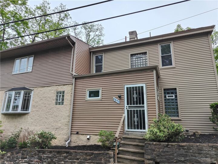 Property Photo:  2373 Hopeland St  PA 15210 