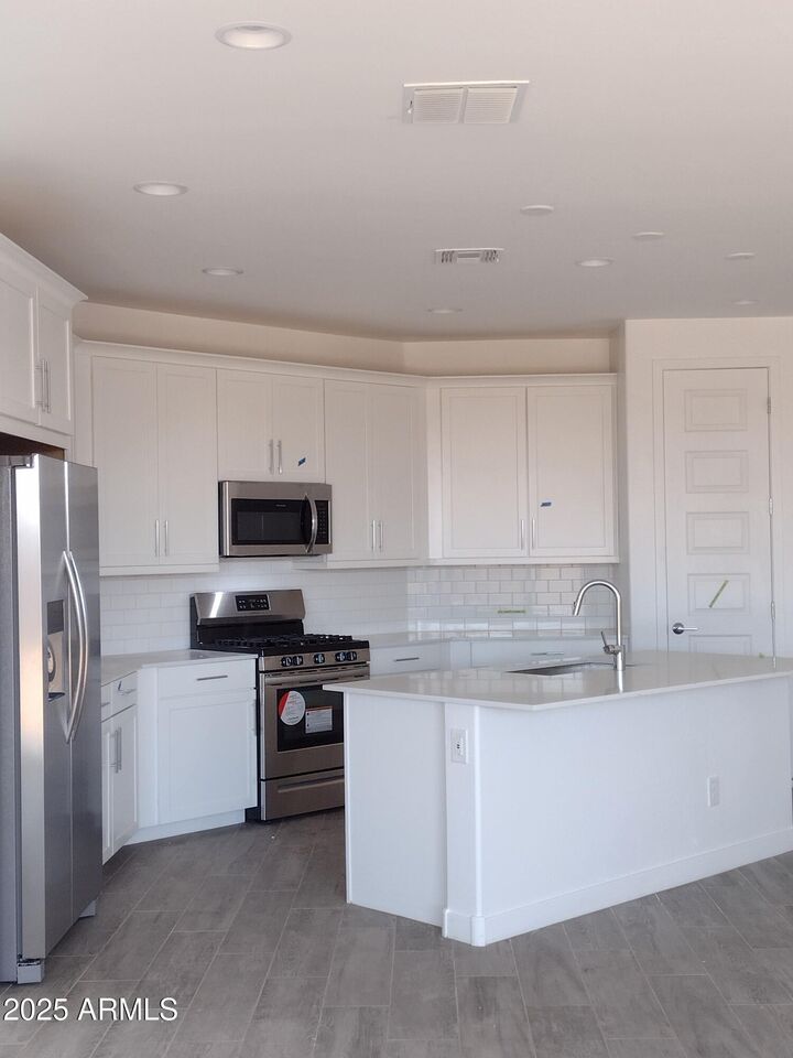 Property Photo: 1536 W Corral Road AZ 85041