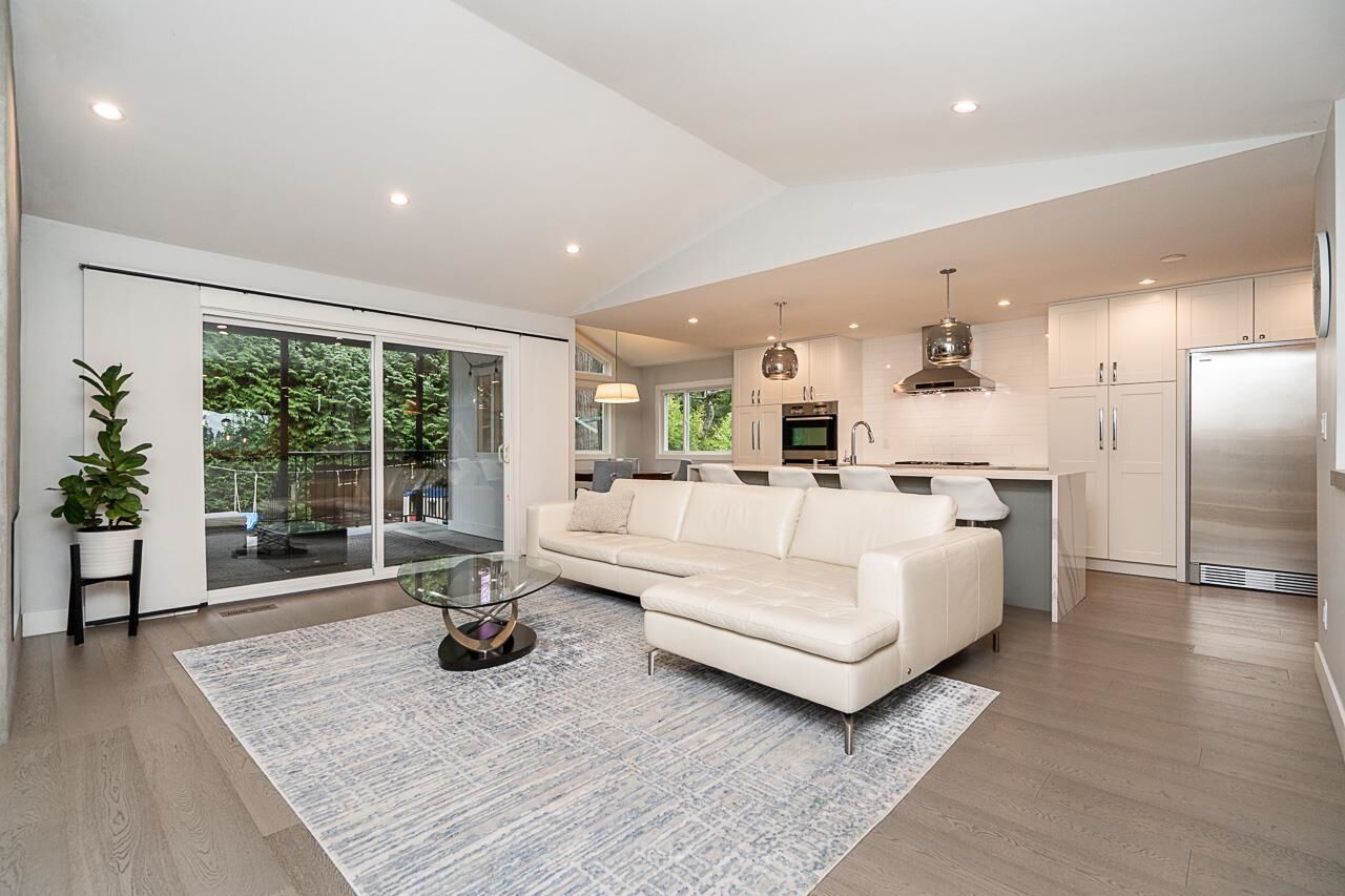 Property Photo: 2140 127A Street BC V4A 3S9