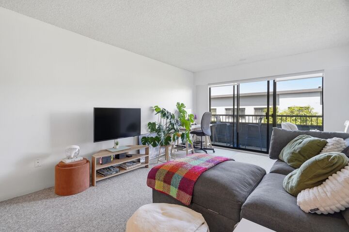 Property Photo:  2475 York Avenue 305  BC V6K 1C9 