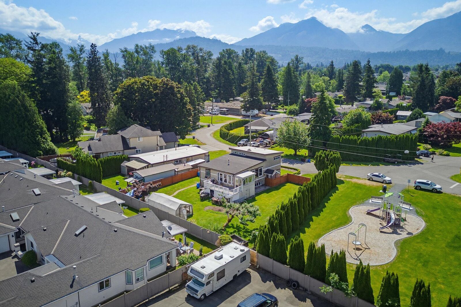 Photo de la propriété:  7495 Leary Crescent  BC V2R 3H4 