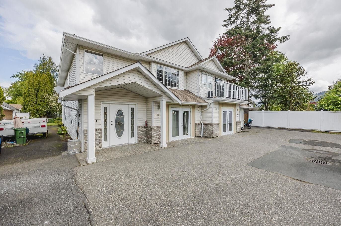 Property Photo:  45821 Thomas Road Upper  BC V2R 1B8 