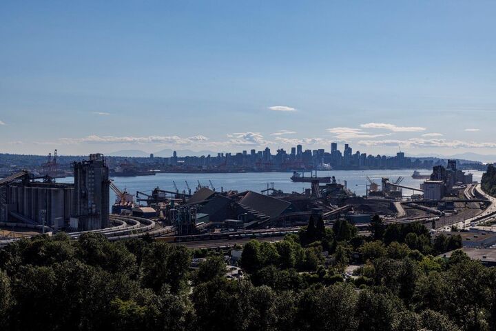 Property Photo: 1401 Hunter Street 2506 BC V7J 0E2
