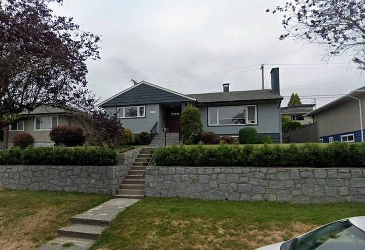 4711 Ridgelawn Drive — photo 1