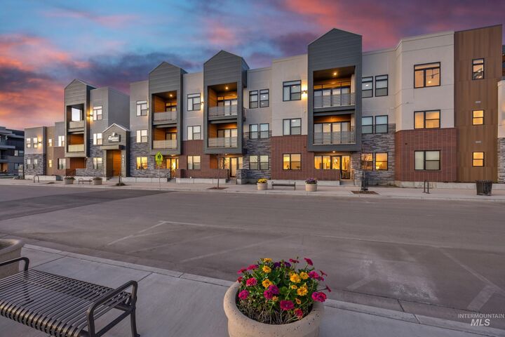 Property Photo: 4430 E Haystack St 305 ID 83716