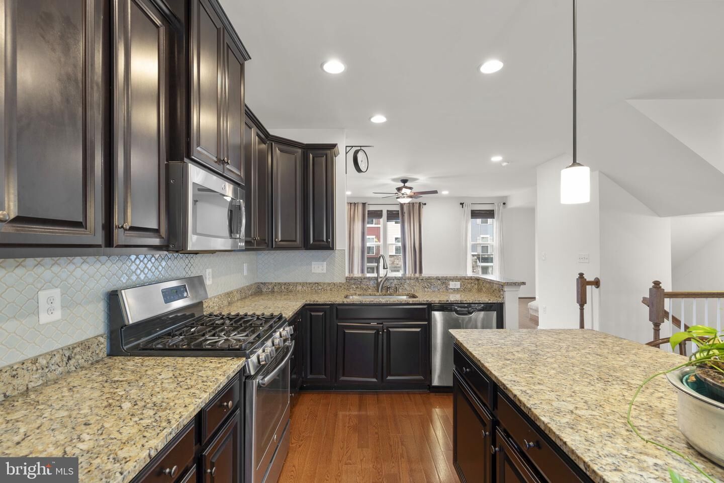 Property Photo:  41690 McMonagle Square  VA 20105 