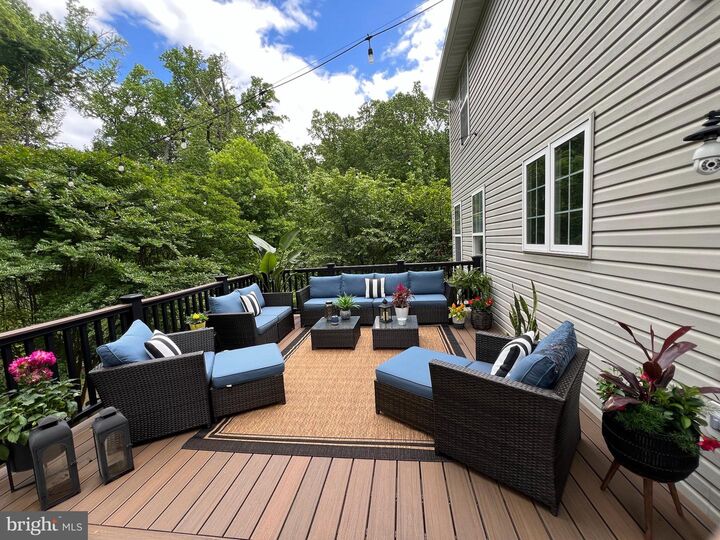 Property Photo: 22 Pocahontas Court MD 20646