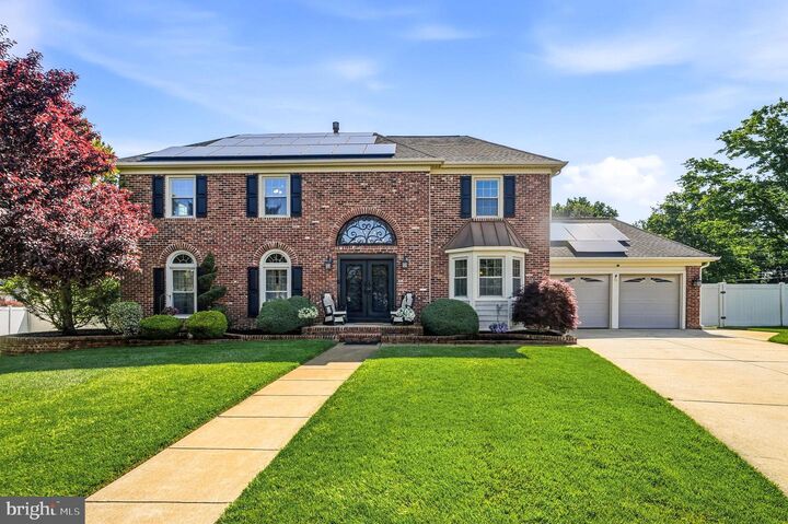 Property Photo: 6 Williamsburg Court NJ 08080