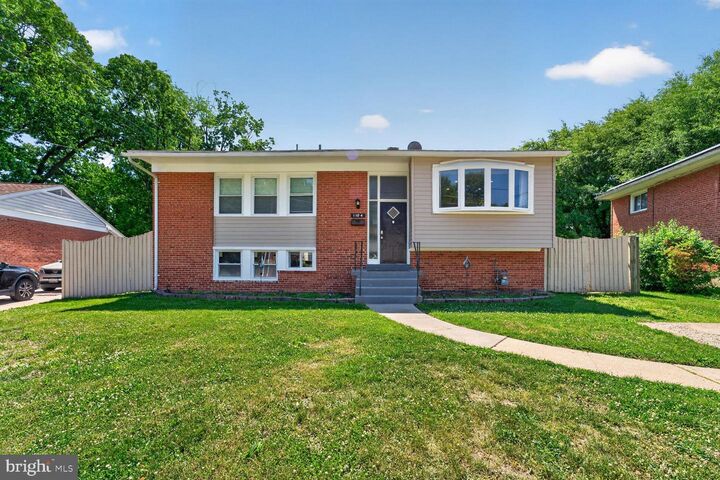 Property Photo:  1104 Caddington Avenue  MD 20901 