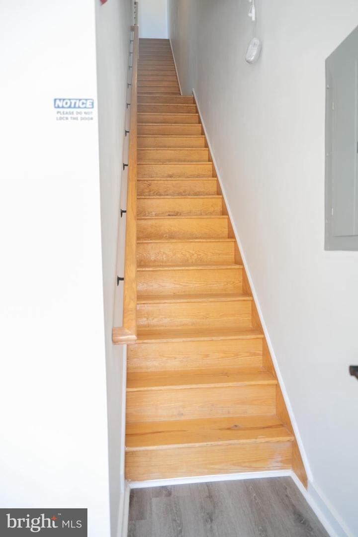 Property Photo:  