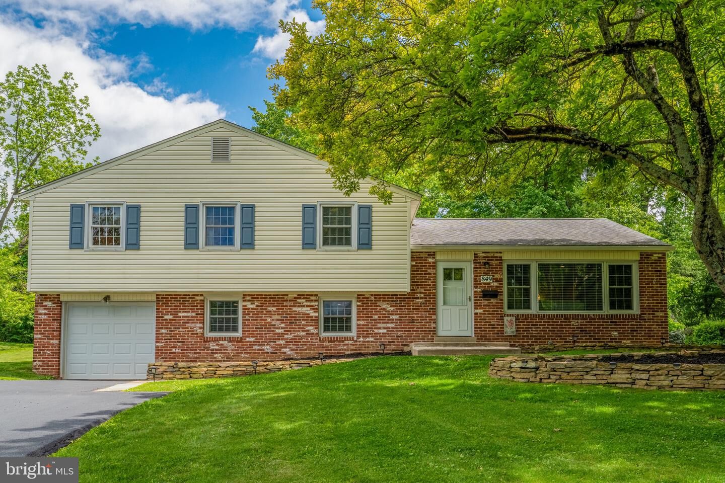 Property Photo:  849 Parkside Avenue  PA 19382 