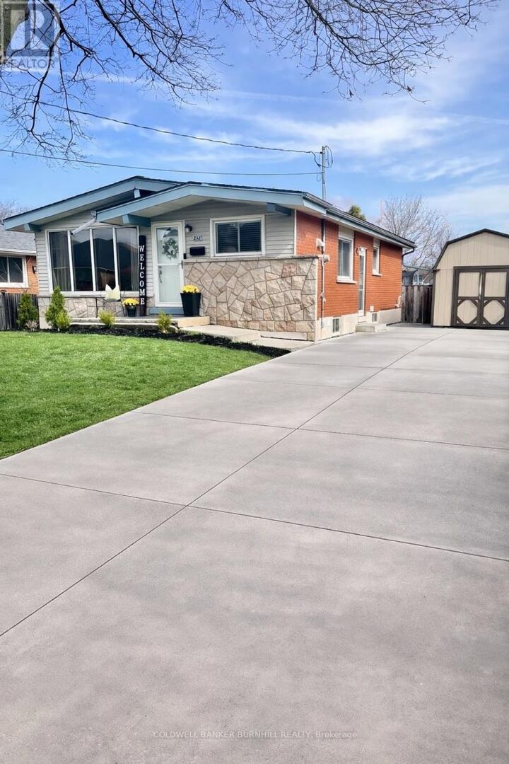 Property Photo:  241 Thorner Drive  ON L8V 2M6 