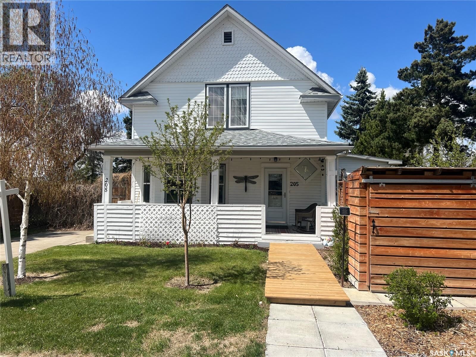 Property Photo: 205 3rd Avenue SK S0L 1K0