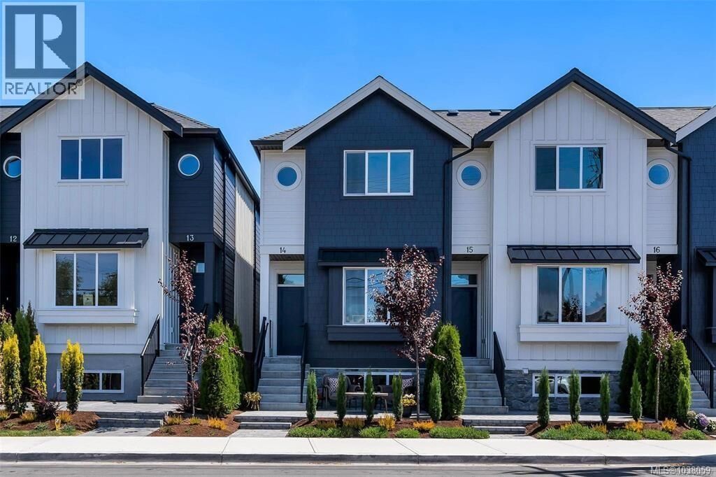 Property Photo: 10145 Fifth Street 9 BC V8L 2X8
