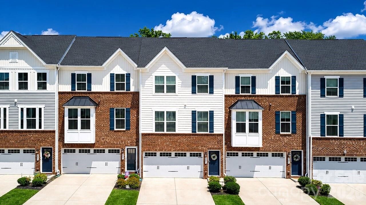 Property Photo:  2607 Grantham Place Drive  SC 29715 