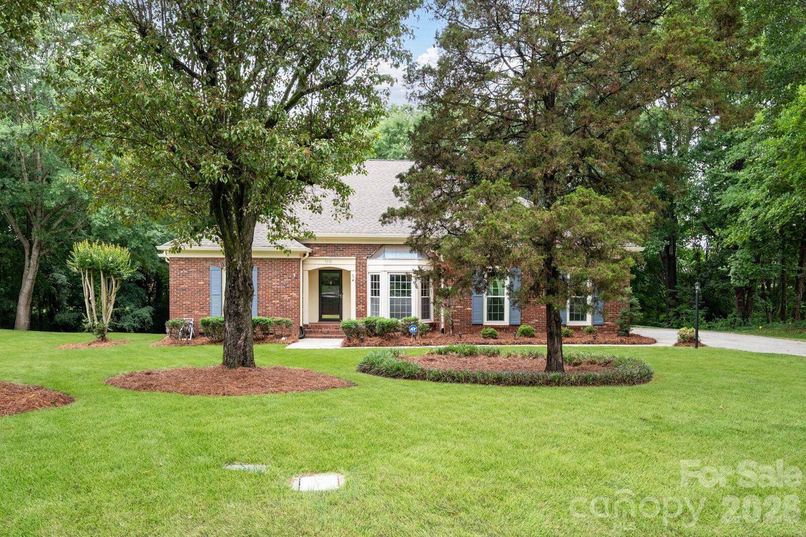 Property Photo:  9232 Hemingford Court  NC 28277 