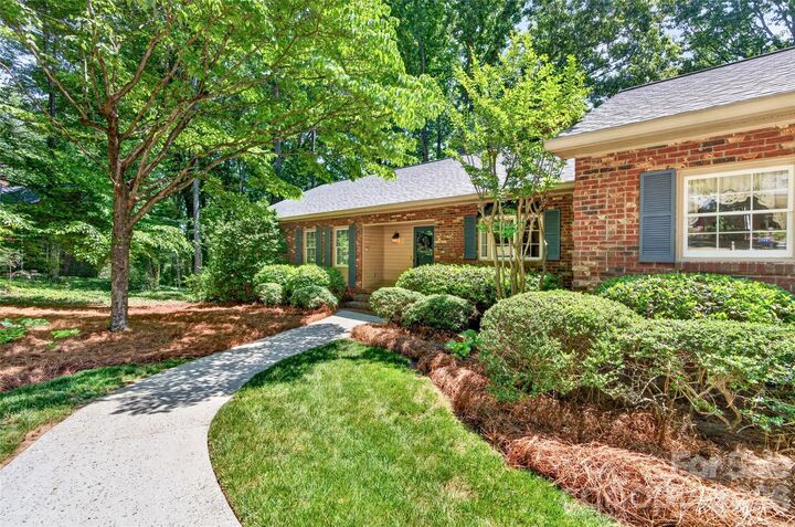 Property Photo:  989 Hampton Place  NC 28115 