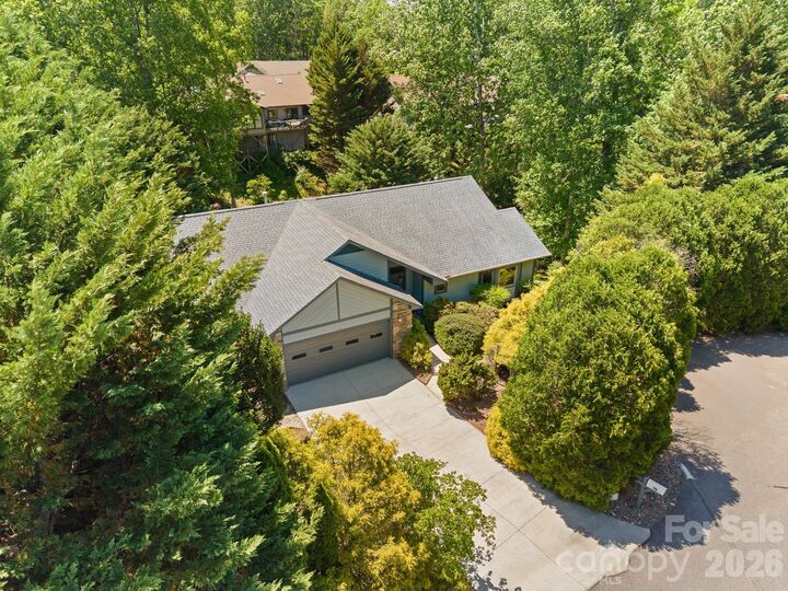 Property Photo:  16 Zachary Ridge Road  NC 28804 