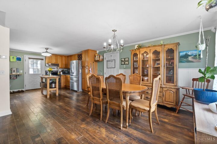 Property Photo: 5176 Dundas Drive OH 45238
