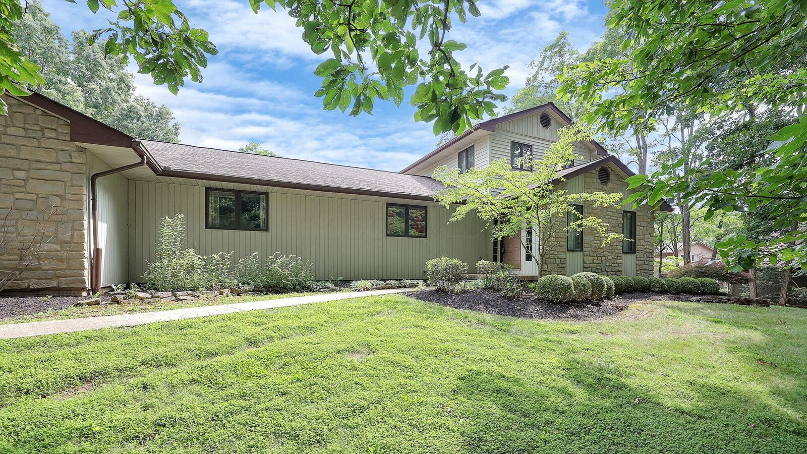 Property Photo:  9200 Knoll Drive  OH 43021 
