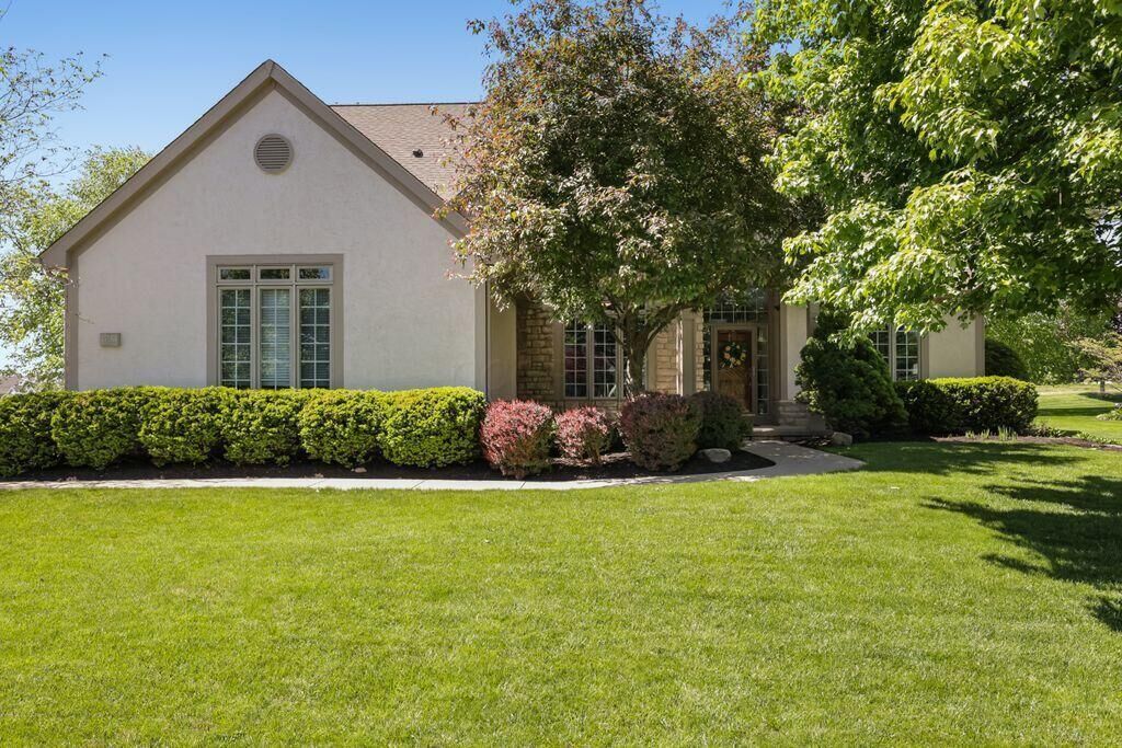 Property Photo: 5160 Old Field Court OH 43082