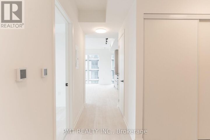 Property Photo: 1285 Dupont Street 2110 ON M6H 0E3