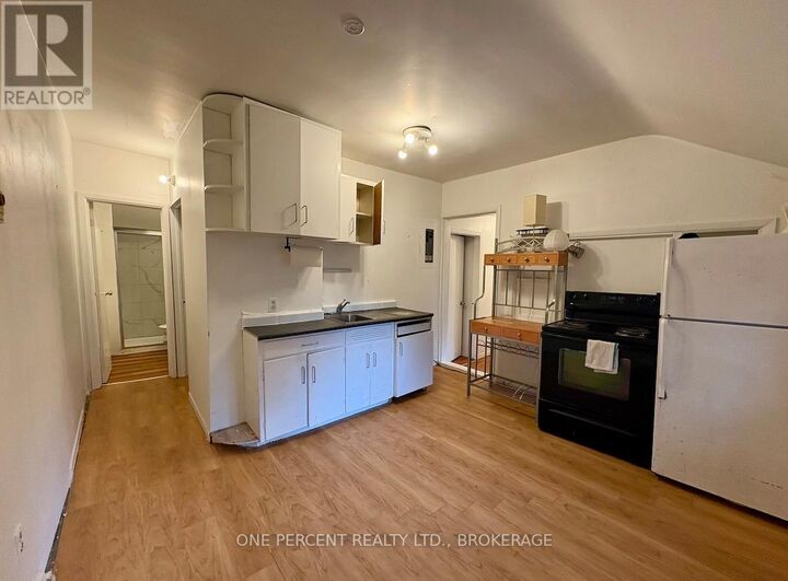 Property Photo:  382 Earl Street 3  ON K7L 2J5 