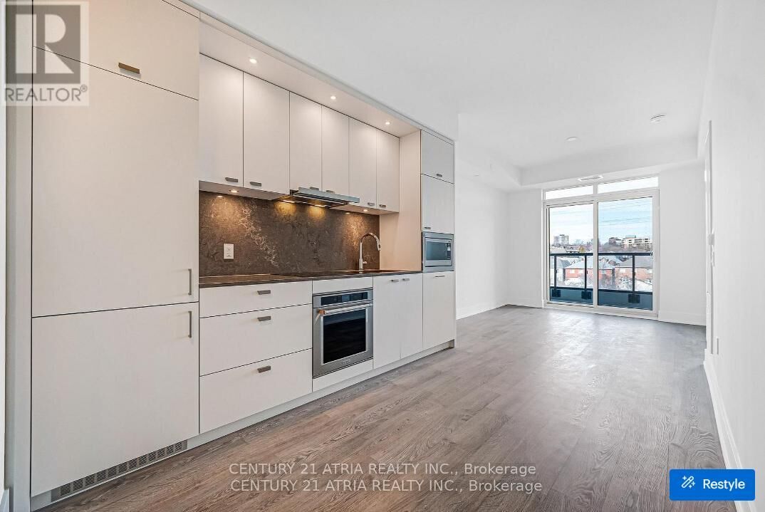 Property Photo:  858 Dupont Street 318  ON M6G 0C1 