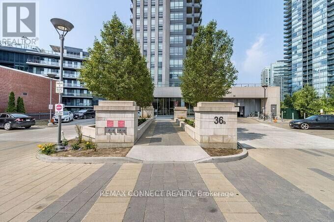 Property Photo: 36 Park Lawn Road 3302 ON M4X 1L1