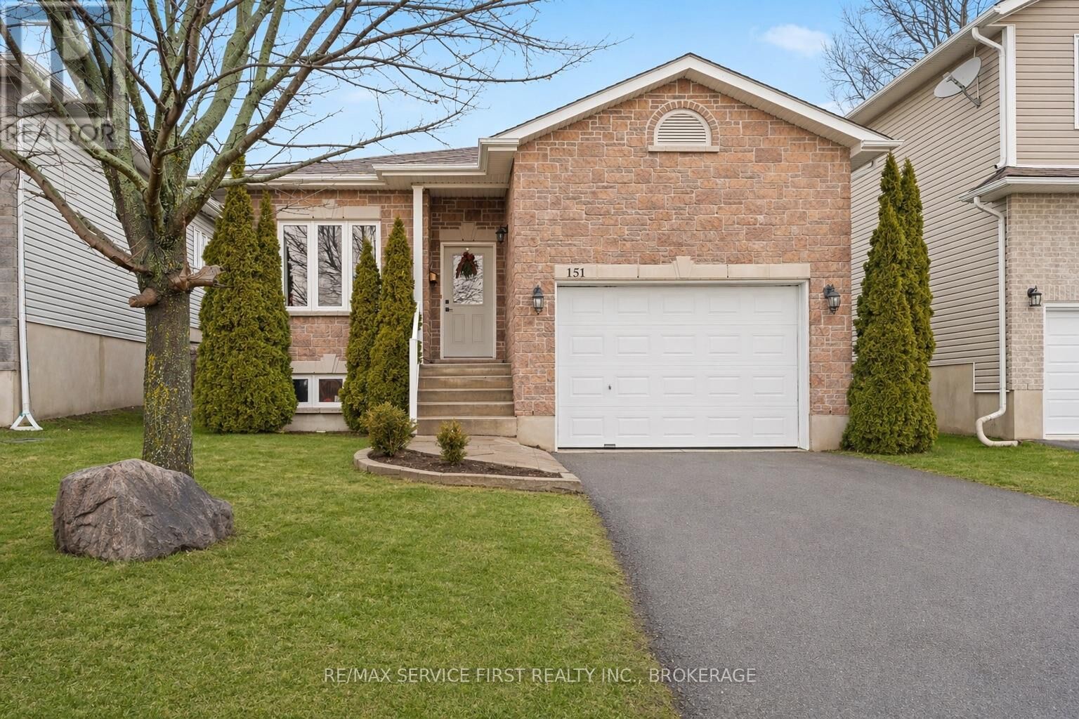 Property Photo:  151 Kildare Avenue  ON K7N 1Z9 