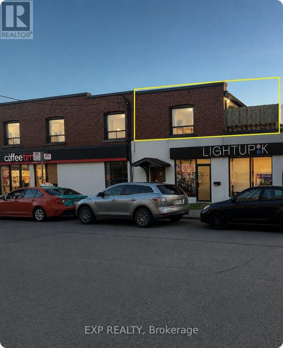 Property Photo:  2146 Danforth Avenue 2  ON M4C 1J9 