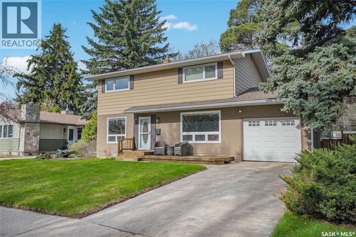 Property Photo: 5 Leyden Crescent SK S7J 2S3