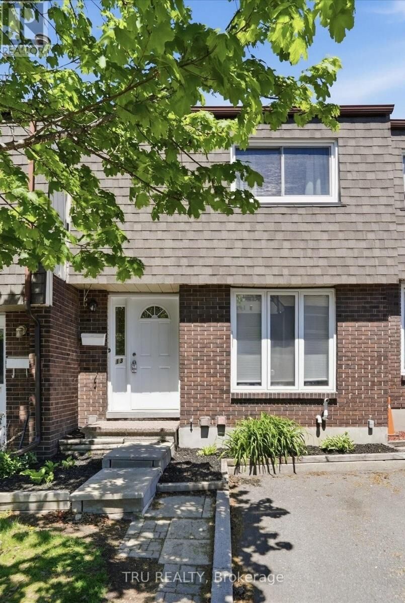 Property Photo:  3301 McCarthy Road 13  ON K1V 9X5 