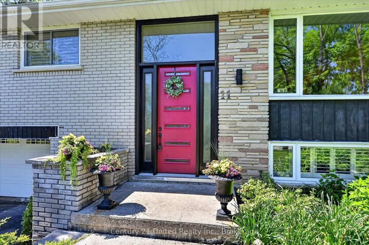 Property Photo: 11 Crestwood Avenue ON K9J 1M9