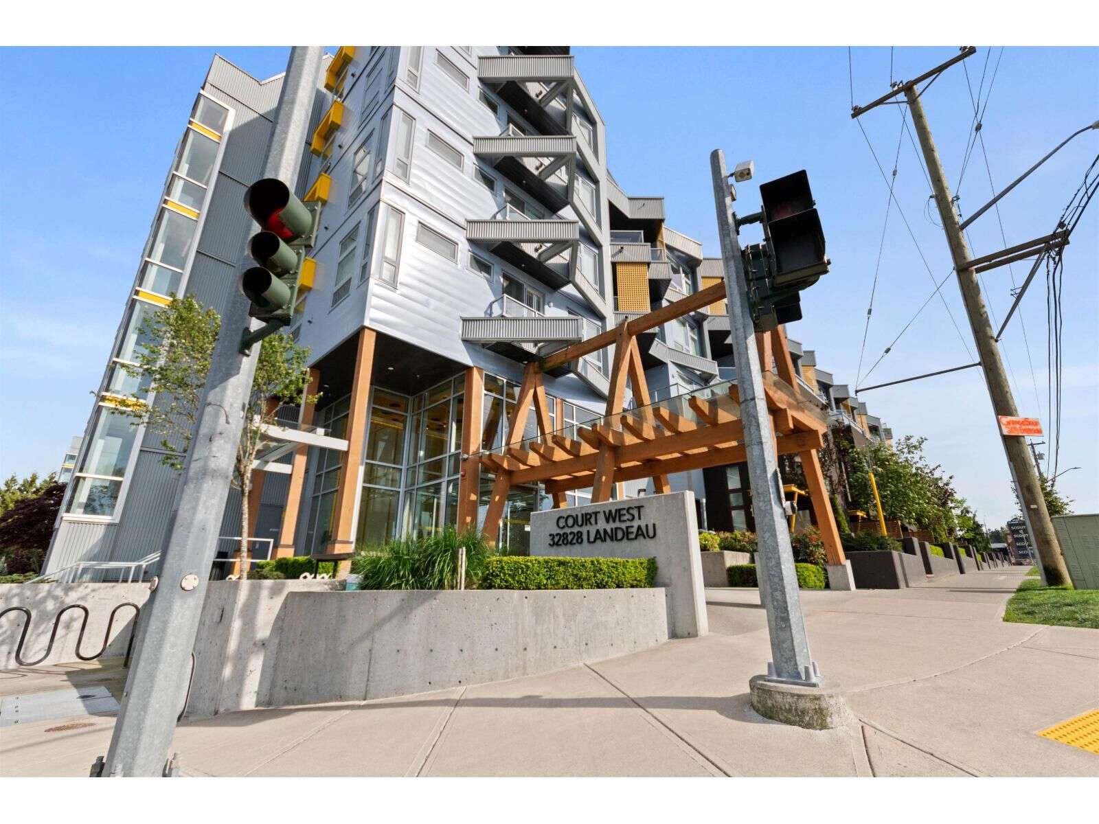 Property Photo:  32828 Landeau Place 6  BC V2S 0M4 