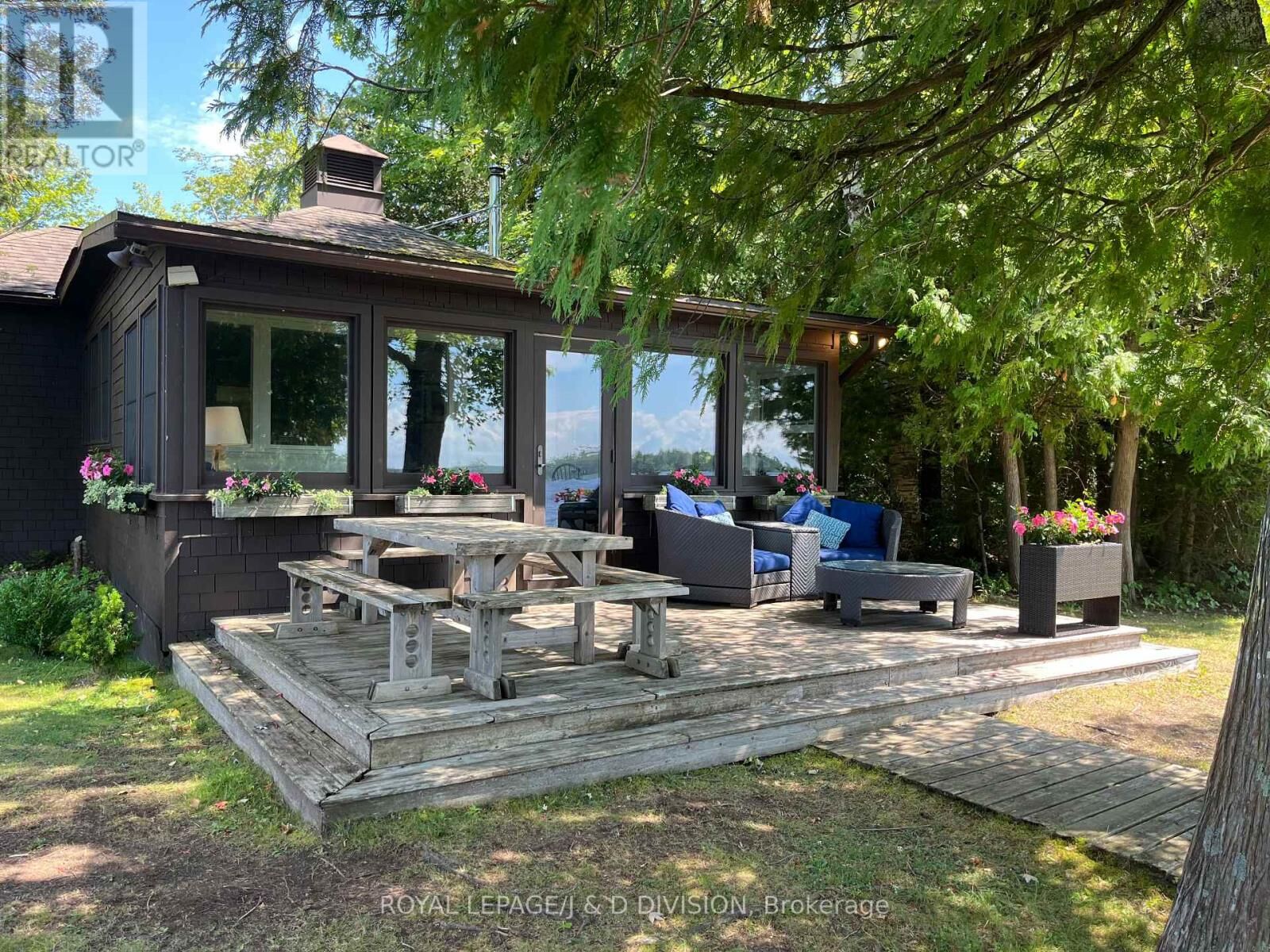 Property Photo:  2429 Julia Shore Road West  ON K0L 2H0 