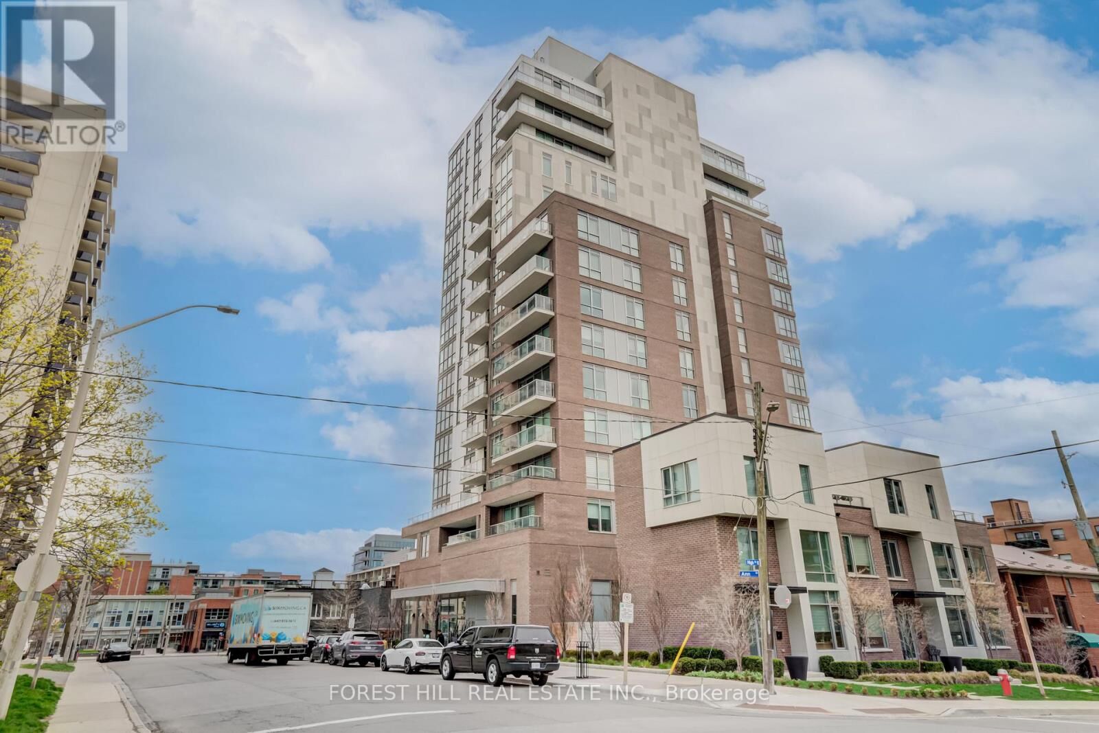 Property Photo:  8 Ann Street 503  ON L5G 3E6 