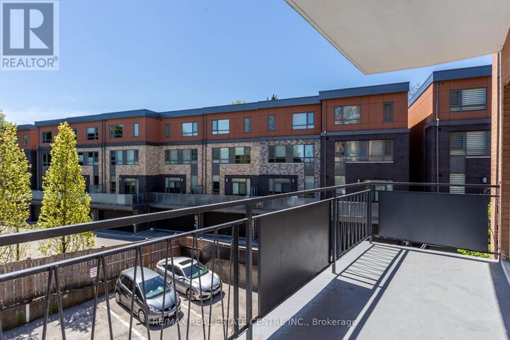 Property Photo:  371 Lakeshore Road West 205  ON L5H 1H4 